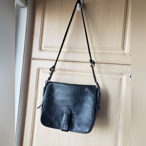 Elegant Black Leather Shoulder Bag